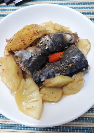 Hình của món Cá nục hoa kho thơm.