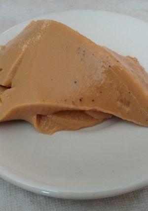 Una foto de Postre de café o delicia de café 😋🍮