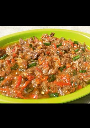 A picture of Beef sauce.