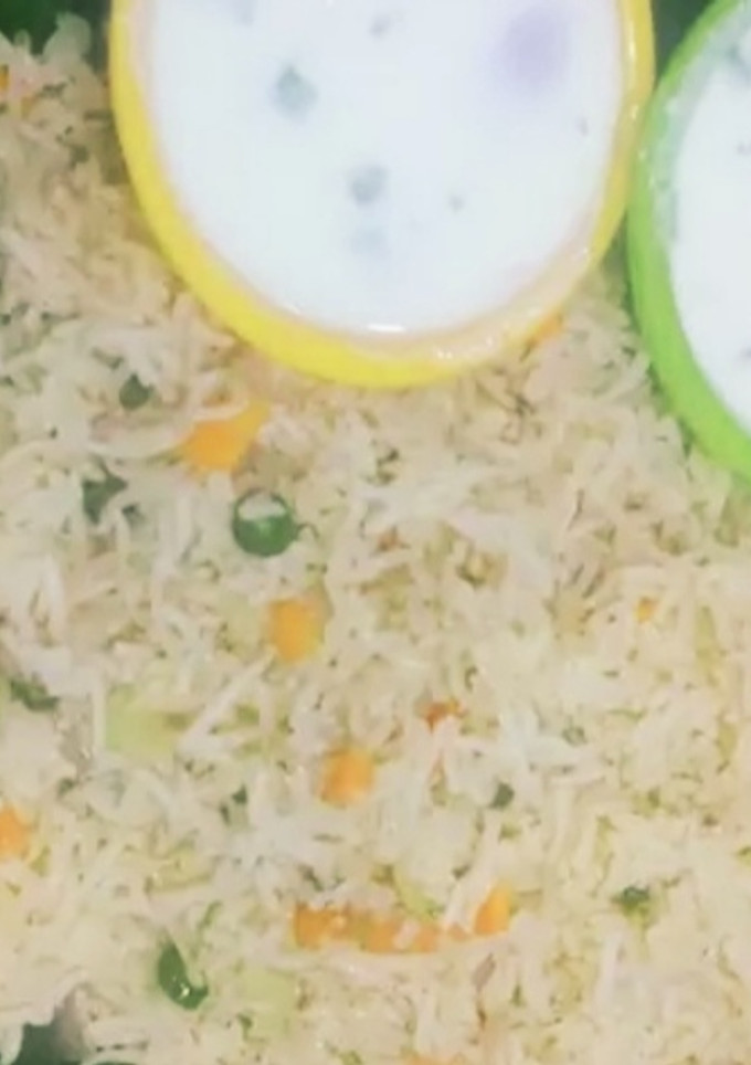 व्हाइट पुलाव (White pulao recipe in hindi) रेसिपी मुख्य फोटो