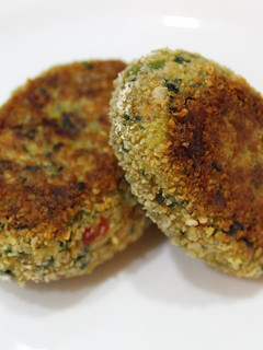 Una foto de Croquetas de quinoa y verduras rellenas