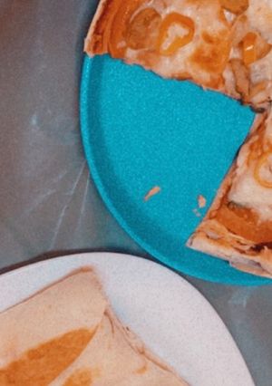 صورة لوصفة بيتزا خضار بخبز التورتيلا 🍕