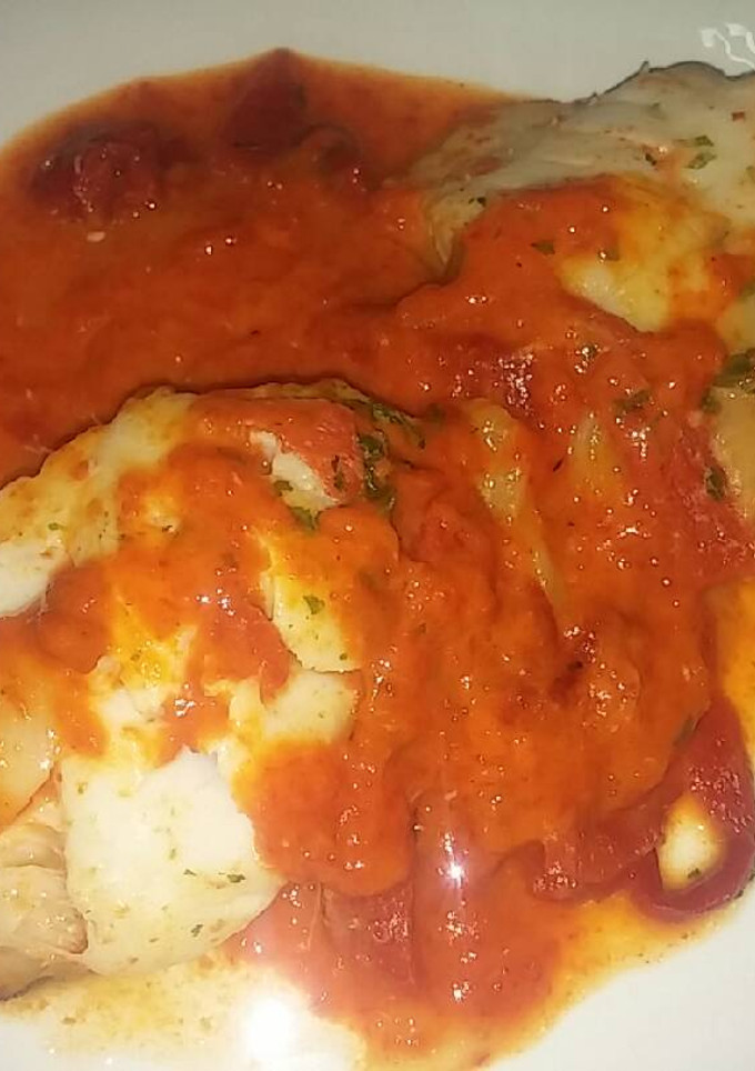 Una foto de 364. Bacalao con salsa de pimientos
