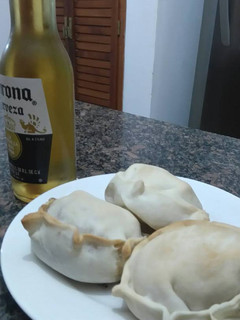 Una foto de Empanadas de Jamón y queso (con un toque de anchoas)