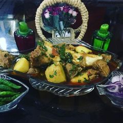 A picture of Aalo Gosht.