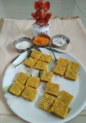 आंबा वडी (amba vadi recipe in marathi) रेसिपी चे मुख्य फोटो 