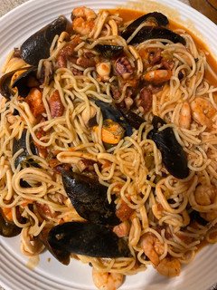 Una foto de Espaguetis con Mariscos