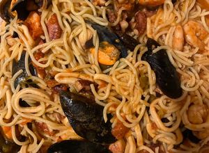 Una foto de Espaguetis con Mariscos