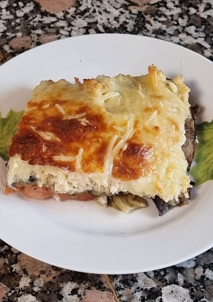 Una foto de Pastel de berenjenas y merluza
