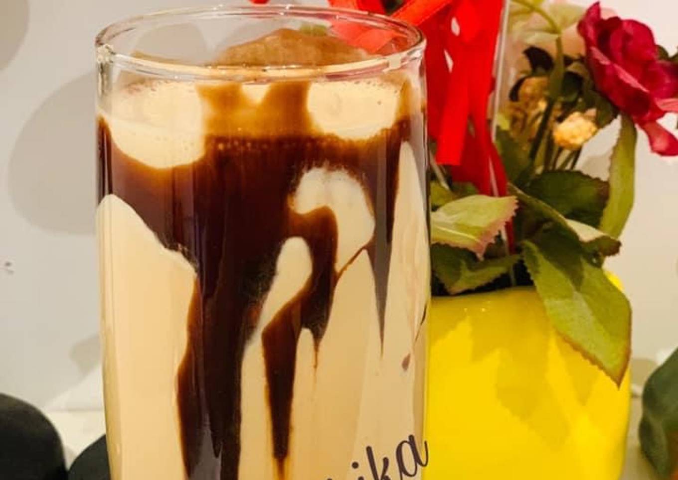 Cold Coffe and Chocolate Ice Cream shake