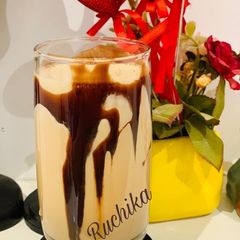 A picture of Cold Coffe and Chocolate Ice Cream shake.