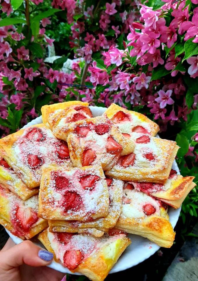 Слойки з полуницею🍓