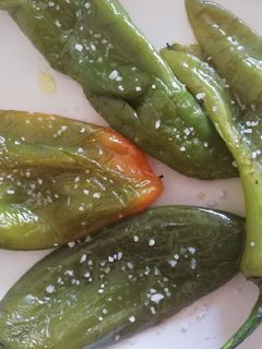 Una foto de Los pimientos de la abuela (truco para freírlos saludable)