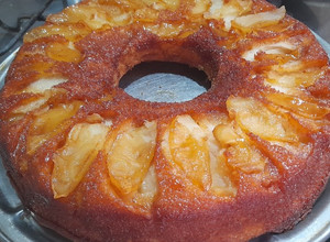 Una foto de Torta invertida de manzana