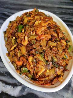চিংড়ি দিয়ে করলা কুমড়োর চচ্চড়ি (Chingri diye korola kumror chorchori recipe in Bengali) রেসিপির প্রধান ছবি