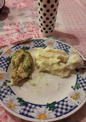 Una foto de Pechugas con salsa de espinacas a la crema