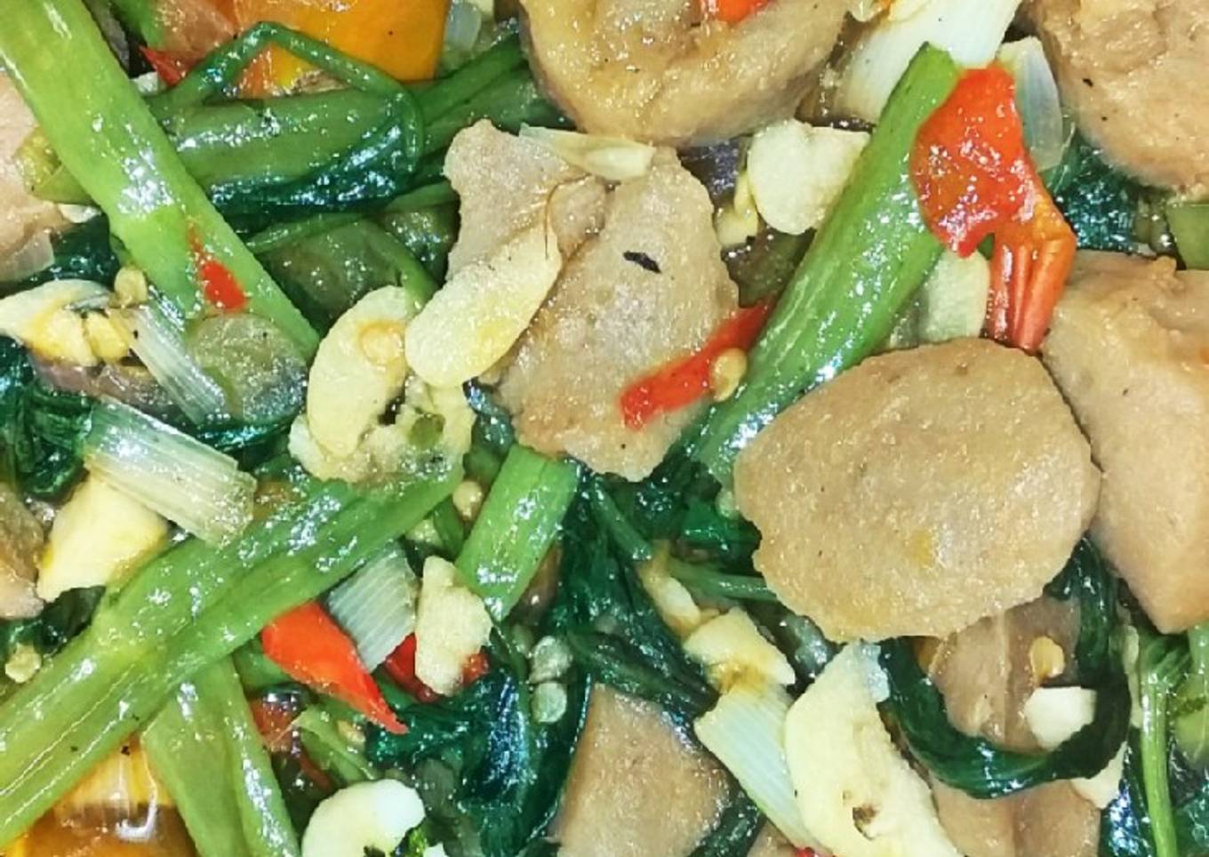 Potong bakso menjadi minyak