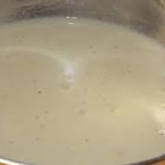 A picture of Bechamel (classic white sauce).