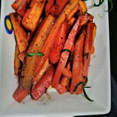 Baked rosemary cinnamon Carrot's#weeklyjikonichallenge A picture of Baked rosemary cinnamon Carrot's#weeklyjikonichallenge.