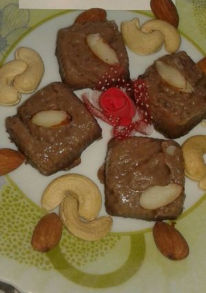 A picture of Singhare ke atte ki barfi.