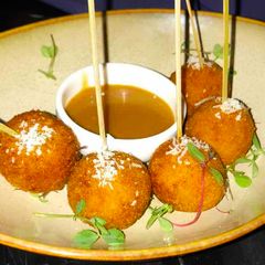 A picture of Potato Lollipops.