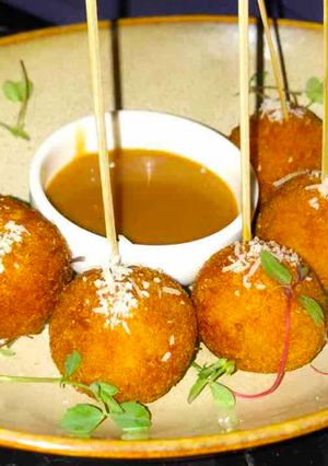 A picture of Potato Lollipops.