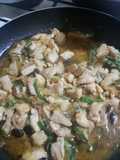 Pollo saltado