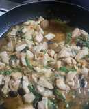 Pollo saltado