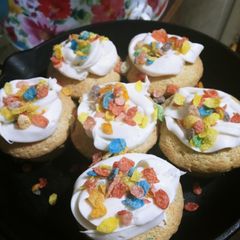 A picture of Fruity Pebble Cupcakes.