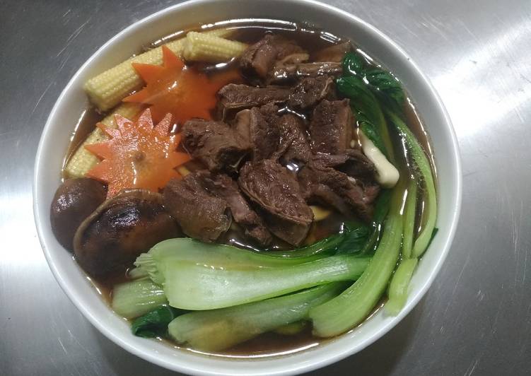 雞蛋麵條&牛肉麵😋😋😋😋😋😋😋😋😋😋