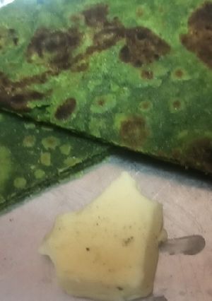 A picture of Methi Paratha.