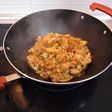 Wok de repollo con garbanzos y champiñones