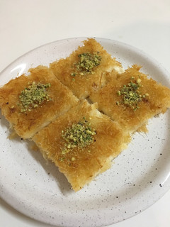 صورة لوصفة كنافة بقشطة سهلة وكتير طيبة 😋