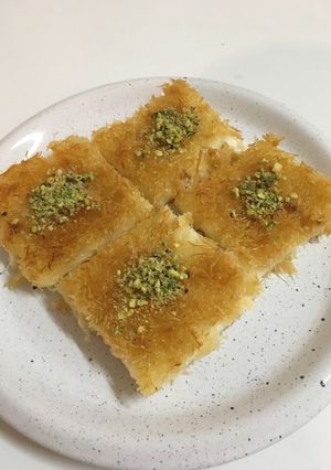 صورة لوصفة كنافة بقشطة سهلة وكتير طيبة 😋