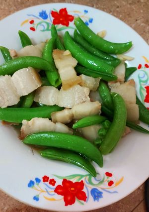 รูปของ ถั่วลันเตาหวานผัดหมูสามชั้น