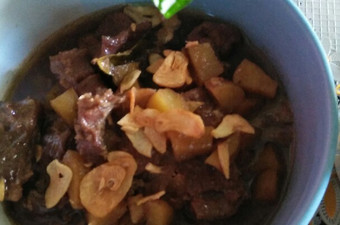 Langkah Mudah untuk Membuat Semur kentang Daging Menu Enak