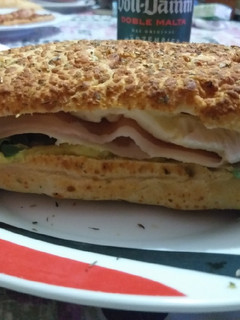 Una foto de Focaccia con guacamole