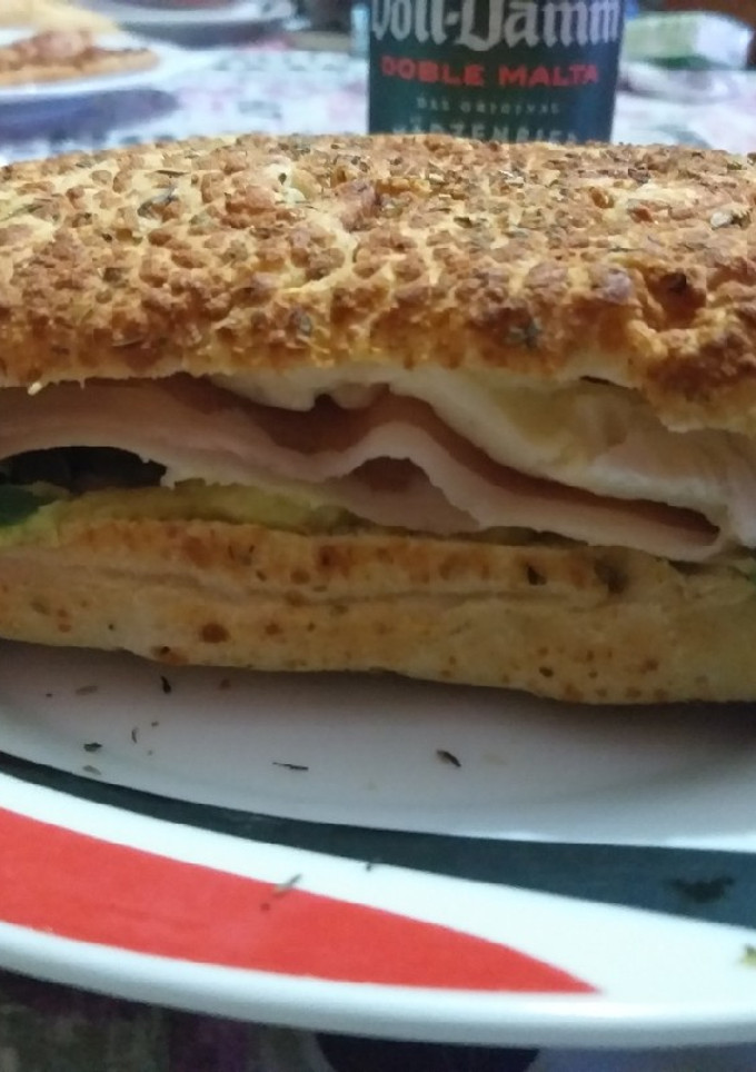 Una foto de Focaccia con guacamole