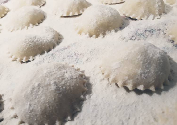 Ravioli ripieni di ricotta