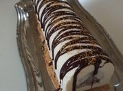Une photo de tablette de chocolat blanc