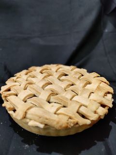 એપલ પાઈ (Apple Pie Recipe In Gujarati) રેસીપી મુખ્ય ફોટો