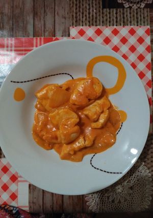 Una foto de Pollo al curry súper fácil
