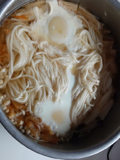 簡單版懶人韓式泡菜湯麵 的食譜成品照片