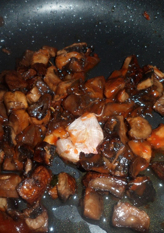 Una foto de Hongos al ajo