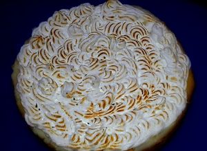 Foto di Crostata con crema al limone e meringa italiana