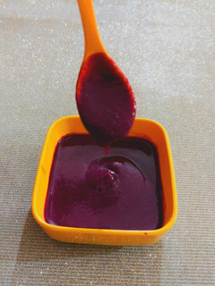 દાડમ થીક સીરપ (Pomegranate Thick Syrup Recipe In Gujarati) રેસીપી મુખ્ય ફોટો