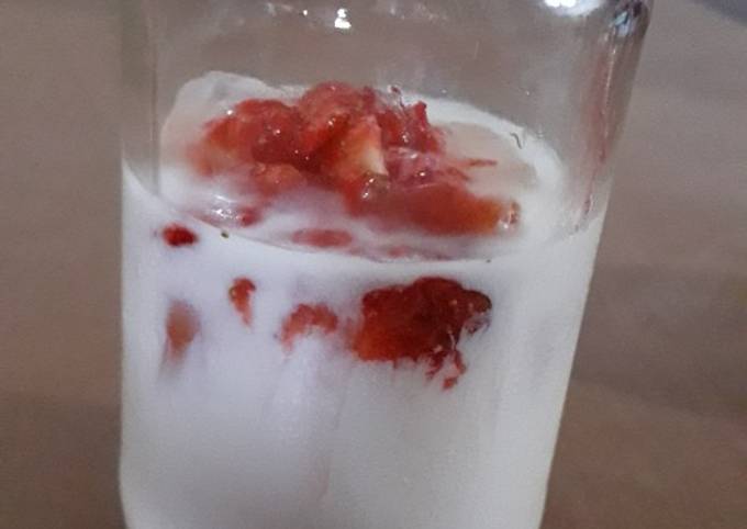 Bagaimana Membuat Strawberry Latte Anti Gagal