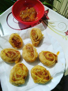 पिनव्हील समोसा (Pinwheel samosa recipe in hindi) रेसिपी मुख्य फोटो