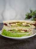 Sandwich telur rebus roasted sesame