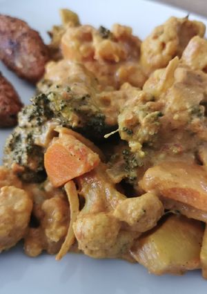 Une photo de Curry végétarien au chou fleur et brocoli !